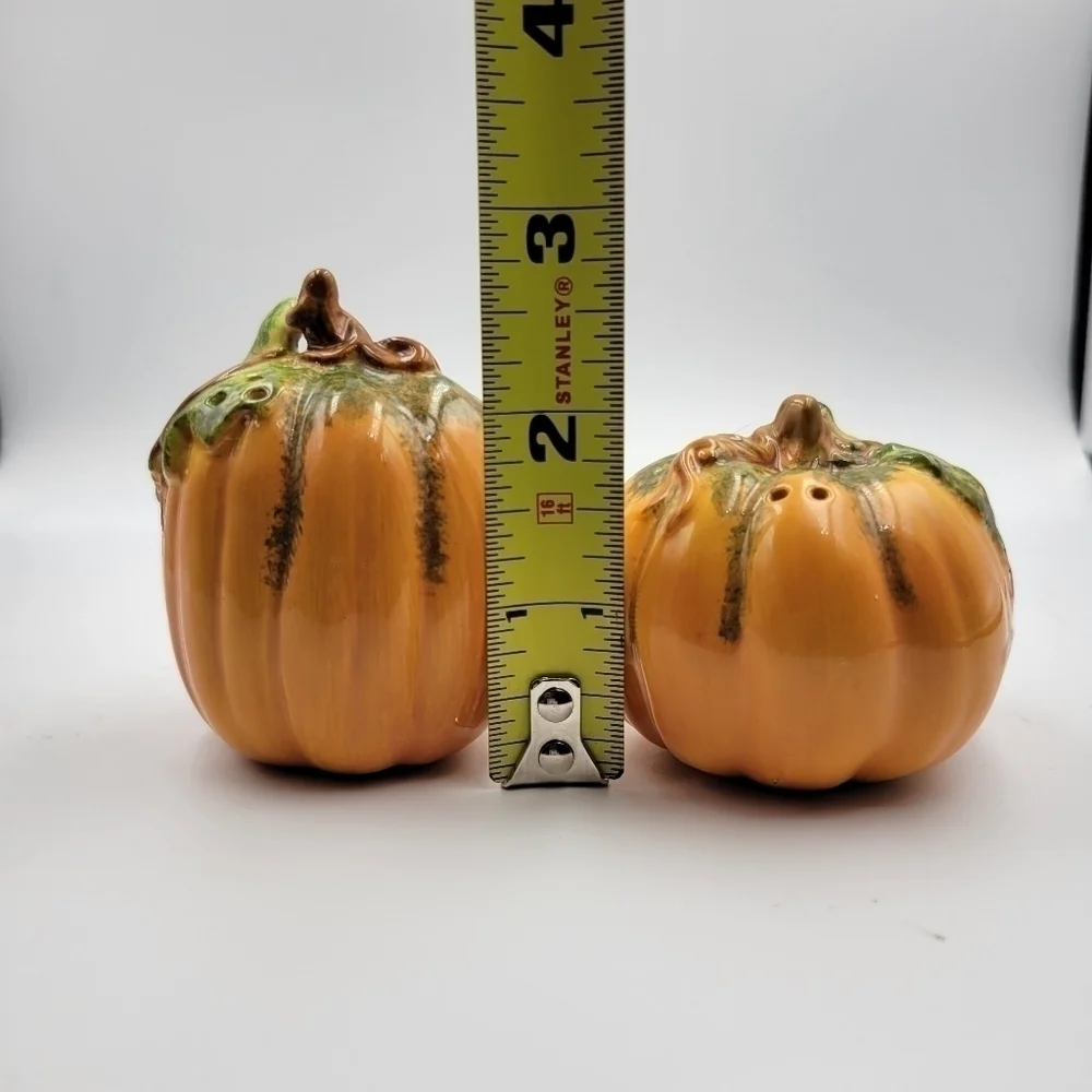 Ceramic Pumpkin Salt & Pepper Shaker Set